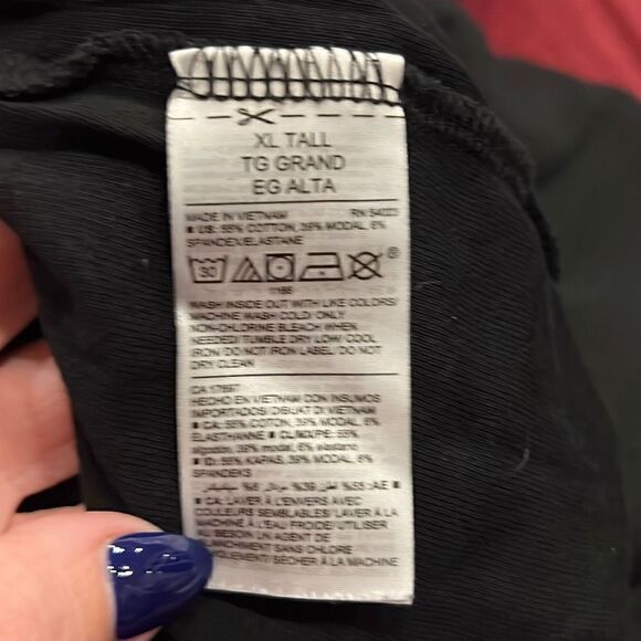 Old Navy black classic t-shirt XL Tall. - Picture 4 of 4